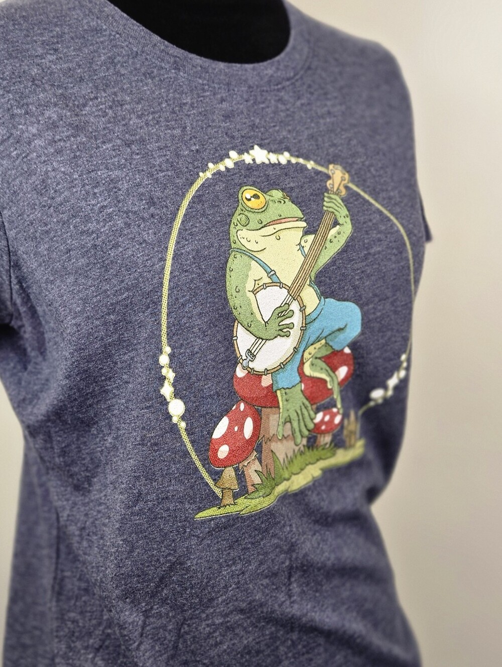 Graphic Frog Banjo Tee in Heather Navy